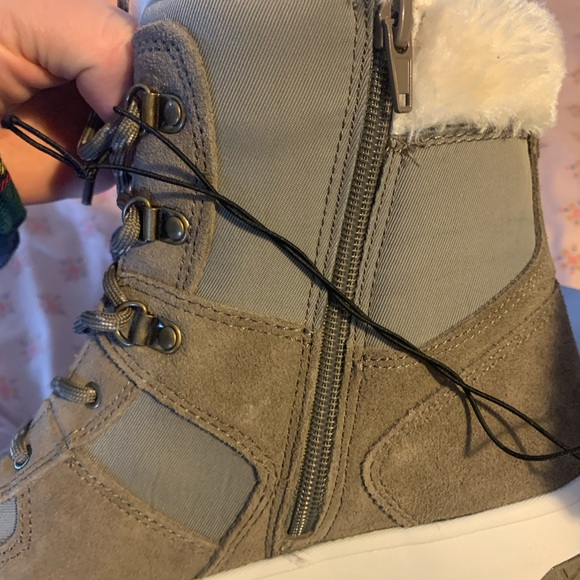 NIB Weatherproof Leather Chloe Boots - Picture 3 of 7